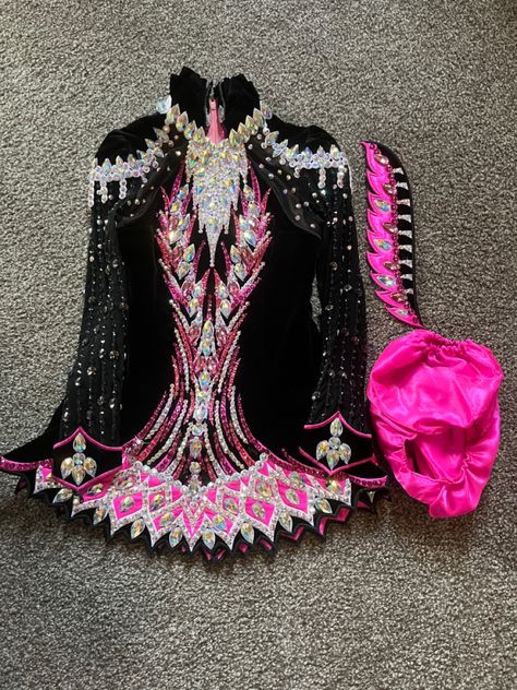 Irish Dance Dresses, Irish Dance Aesthetic, Irish Dancing, Irish Dance Hair, Irish Dance Dress Designs, Irish Dance Costume, Irish Dance Dress, Irish Dress, Irish Dance Solo Dress