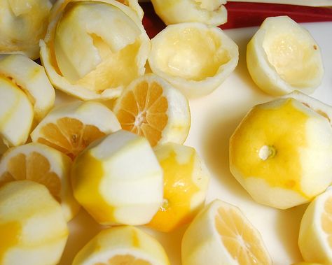 Even with the zest, pulp, and juice gone, the leftover lemon skins can be used to make pectin Lemon Pith Uses, Lemon Pulp Uses, Leftover Lemons, Recipe Using Lemons, Freezing Lemons, Lemon Skin, In A Pickle, Pickling Spice, Lemony Snicket