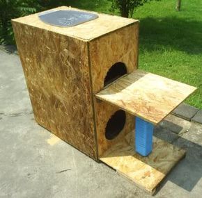 Cat House Outdoor Winter, Cat House Plans, Outdoor Cat Shelter, Feral Cat Shelter, Feral Cat House, Here Kitty Kitty, Cat Patio, Cat House Diy, Cat Sanctuary