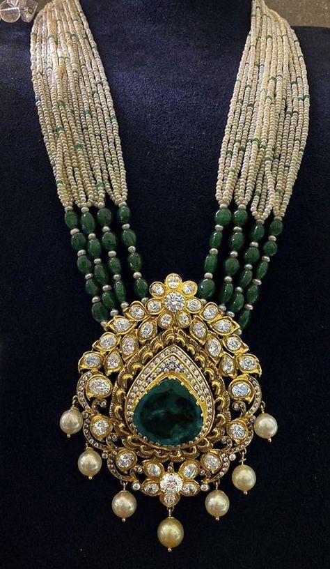 Perals Haram, Unconventional Jewelry, Jwellary Design, Hyderabadi Jewellery, Pearl Strings, Flower Jewelry Designs, Small Pendants, Stone Bead Jewelry, Rani Haar