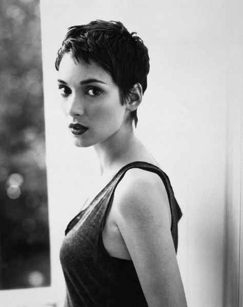 Winona Ryder Cut Outfits, Crush Culture, Winona Forever, Fresh Haircut, Hair Pixie, Wavy Hairstyles, Pixie Hair, Clean Slate, Winona Ryder