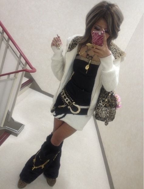 saibagals Tight Skirt Outfit, Mcbling Fashion, Gyaru Makeup, Gyaru Fashion, Japanese Street Fashion, Cool Fits, J Fashion, Dark Fashion, Japanese Fashion