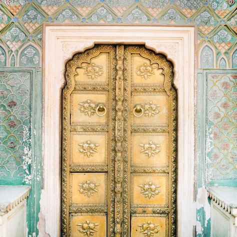 #Inspiration: We love the perfect colour palette in this image of one of the gates at Amer Fort, Jaipur. Photo by Katie Michelle #IncredibleIndia #Travel #Hues Amer Fort Jaipur, Amer Fort, Silk Carpet, Sari Silk, Rajasthan India, Boutique Design, Incredible India, Design House, Colour Palette