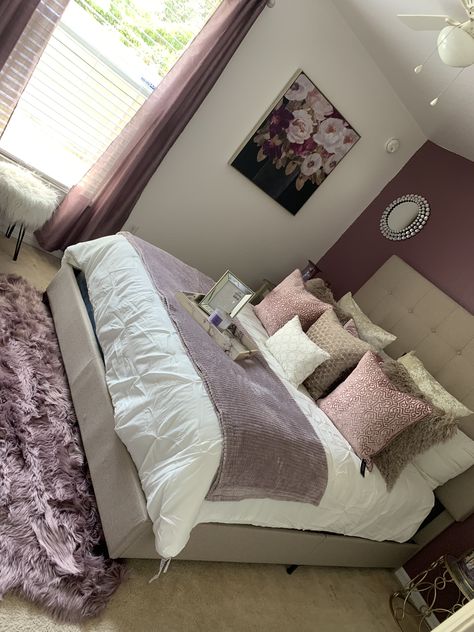 Pink And Purple Bedroom Ideas For Women, Beige And Purple Bedroom, Gray And Lavender Bedroom, Lavender Bedroom Ideas For Women, White And Lavender Bedroom, Purple Bedroom Design Lavender, Lavendar Accents Bedroom, Purple And Grey Bedroom Ideas, Pink And Silver Bedroom