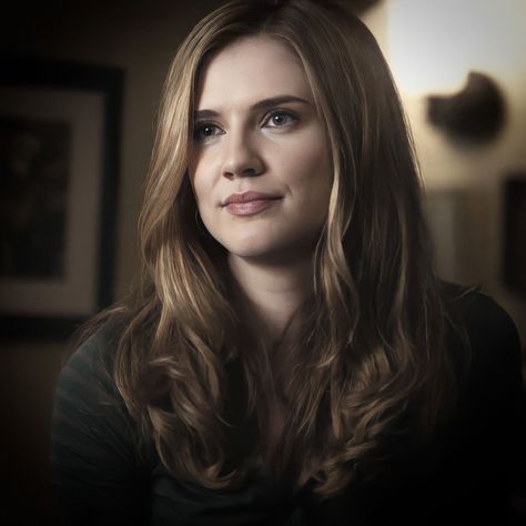 Sara Canning Vampire Diaries, Jenna Vampire Diaries, Jenna Tvd, Jenna Sommers, Tvd Shifting, Deacon St John, Tog Characters, Sara Canning, Tvdu Characters