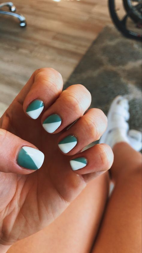 Split Colour Nails, Split Nail Color, Split Nail Designs, Nails Half And Half Color, Half And Half Nails Designs, Split Color Nails, Diagonal Nail Design, Two Color Nail Design, Short Nail Gel Manicure