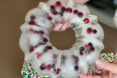 Bundt Pan Ice Ring, Ice Ring For Punch Bowl, Christmas Punch Alcohol, Ice Garden, Christmas Party Drinks, Ice Ring, Ice Bowl, Christmas Punch Recipes, Ladies Luncheon