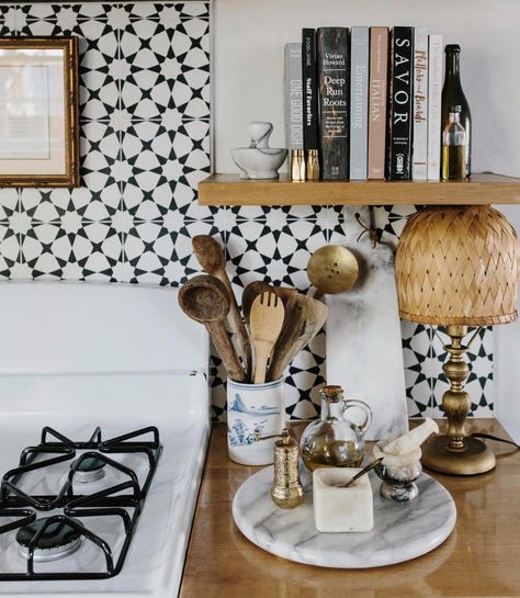 Carley Page, Riad Tile, Balloon Curtains, Kitchen Backsplash Ideas, Deco Studio, Eclectic Kitchen, Bohemian House, Chandelier Decor, Casa Vintage