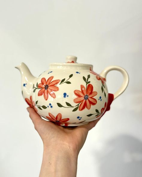 Our small selection of our new hand painted floral range has now launched on our website https://www.ceramicinspirations.co.uk/product/hand-painted-floral-medium-betty/ 🫖We also have 15% off over this bank holiday weekend with code SPRING-15 🇬🇧orders over £50 🫖offer valid until 7th May #ceramics #pottery #madeinengland #madeinyorkshire #floraldesign #potterysshop #bankholidaysale Pitcher Pottery Painting Ideas, Handmade Pottery Painting Ideas, Teapot Ceramic Painting, Pottery Painted Vase, Painted Tea Pots Ideas, Tea Pot Pottery Painting Ideas, Self Painted Pottery Ideas, Floral Ceramic Painting, Painted Teapot Ideas