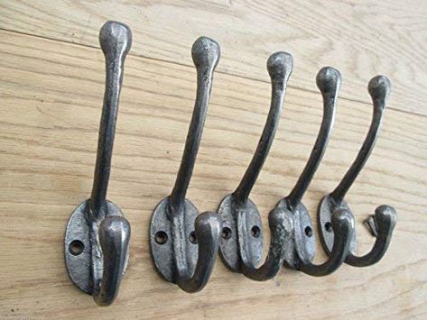 IRONMONGERY WORLD® 5 X CAST IRON VICTORIAN HAT AND COAT HOOK VINTAGE SCHOOL HOUSE HOOK + SCREWS: Amazon.co.uk: DIY & Tools Victorian Curtains, Cast Iron Coat Hooks, Victorian Coat, Cast Iron Hooks, Victorian Hats, Iron Hook, Suspension Vintage, Hat Hooks, Crochet Simple