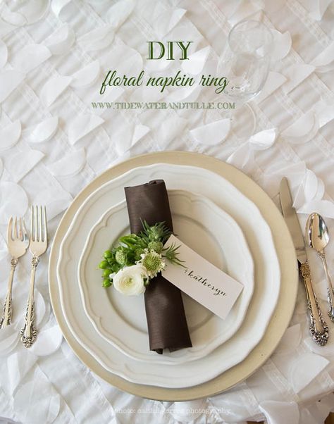 DIY Spring Floral Napkin Ring | Tidewater and Tulle • Coastal Virginia Wedding Blog and Magazine Diy Napkin Rings Wedding, Floral Napkin Rings, Napkin Folds, Pretty Table Settings, Napkin Rings Diy, Napkin Rings Wedding, Bridal Shower Activities, Cricut Wedding, Let's Pretend