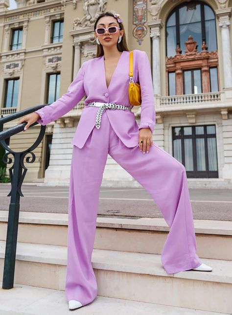 Sydne Style shows how to wear a pant suit for summer with inspiration from fashion blogger Not Jess Fashion  #suit #pantsuit #purple Lavender Suit, Trendy Suits, Vacation Essentials, Purple Outfits, Fashion Blogger Style, Instagram Outfits, Nyc Fashion, Spring Wardrobe, Purple Fashion