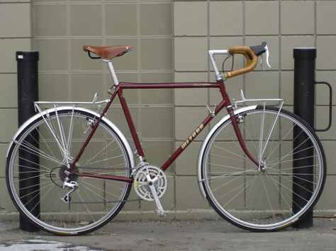 Show us your Vintage Touring bikes - Page 19 - Bike Forums Bike Restoration, Classic Road Bike, Touring Bicycles, Road Bike Vintage, Single Speed Bike, Velo Vintage, Vintage Cycles, Pretty Bike, Road Bike Women