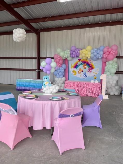 Care Bears Balloon Garland, Care Bear Table Decorations, Carebear Birthday Party Ideas Diy, Care Bear Backdrop Ideas, Care Bears Balloon Decorations, Care Bear Decorations, Carebear Baby Shower Theme, Care Bear Centerpieces, Care Bear Baby Shower Ideas