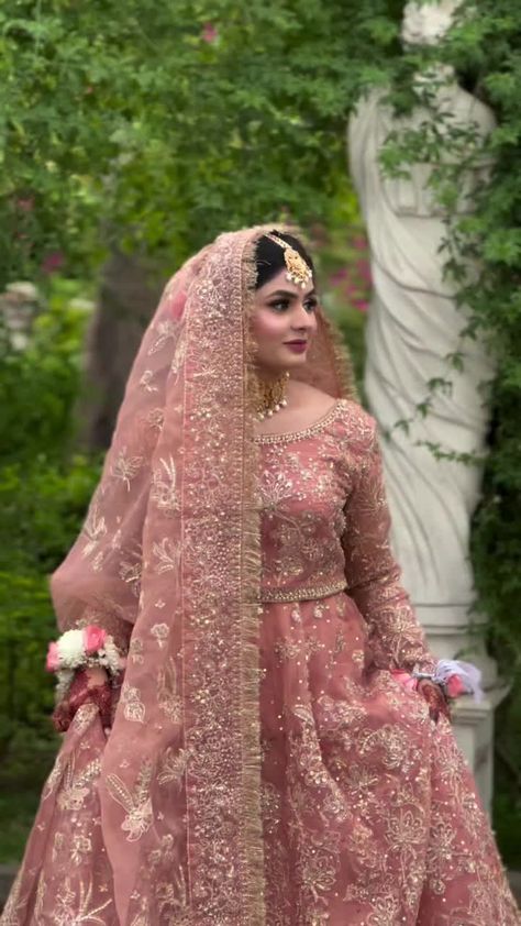 Pakistani Simple Bridal Dresses, Pink Nikkah Dress Pakistani Bridal, Pakistani Walima Brides, Reception Dress Colour Combination, Tea Pink Bridal Dress Pakistani, Pakistani Barat Brides Dresses, Mehndi For Brides, Bride Lehnga Design, Nikkah Dress Pakistani Pink