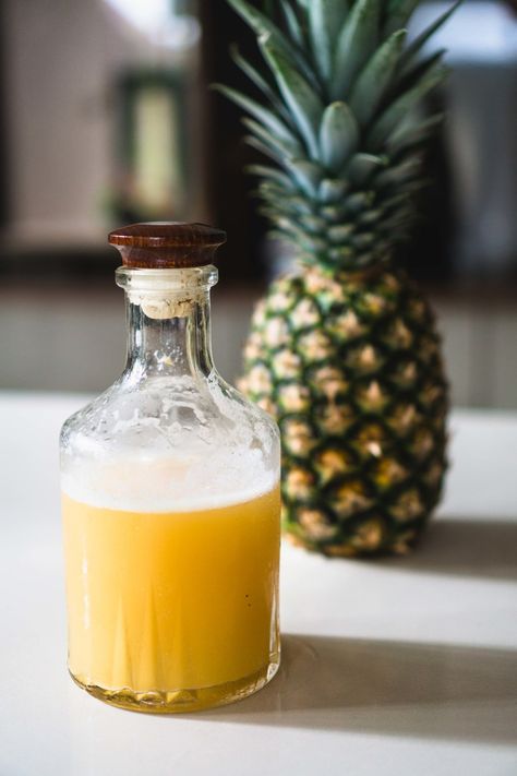 Tepache Recipe, Rockcrok Recipes, Pineapple Beer, Sofrito Recipe, Homemade Alcohol, Brewing Recipes, Homebrew Recipes, Fermentation Recipes, Tastemade Recipes