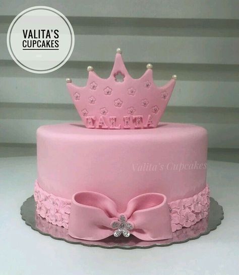 Pink Cake For Baby Girl, Birthday Cake For Baby Girl 2nd, Princess Pink Cake, Baby Shower Cake For Girls, First Birthday Cake Girl, Fondant Princess, Pink Princess Cake, Birthday Cake Princess, Pink Princess Cakes