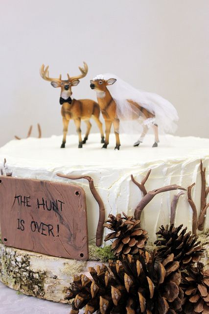 The Hunt is Over Groom's Cake Grooms Cake Hunting, The Hunt Is Over Wedding, Hunt Is Over Wedding, Tort Special, Grooms Cake Tables, Groomsman Cake, Grooms Table, Hunting Cake, Camo Wedding