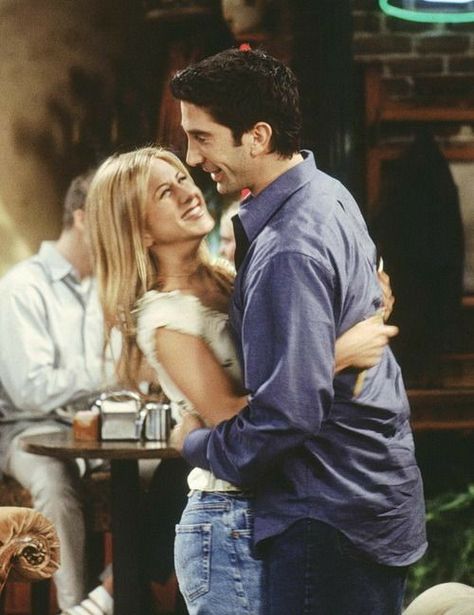 Friends 1994, Film Netflix, Ross And Rachel, Jenifer Aniston, Friends Cast, Friends Tv Series, Ross Geller, Friends Moments, Friends Series