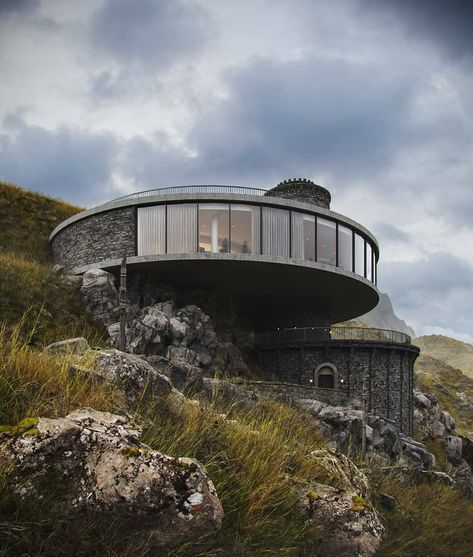 Green Roof House, Nordic Architecture, Earth Sheltered, Modernist House, Windmill Design, Cliff House, Retreat House, Unusual Homes, Minimal House Design