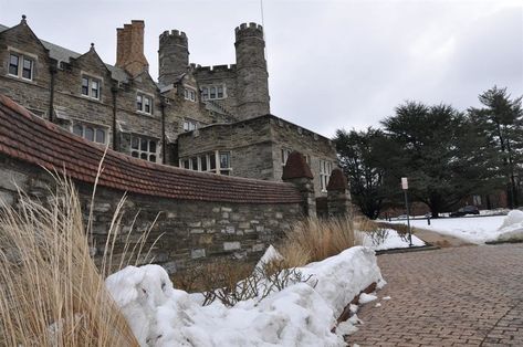 Bryn Mawr College - Merion Hall | Bryn Mawr Pennsylvania | Real Haunted Place Bryn Mawr College Aesthetic, College Dining Hall, Bryn Mawr College, Halloween Attractions, Paranormal Experience, College Vision Board, Bryn Mawr, College Aesthetic, Dining Hall