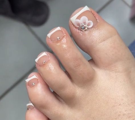 Quince Pedicure, Prom Toes Toenails, French Tip Toes With Flower Design, French Tip Pedicure With Flower, Acrylic Toes With Flowers, French Tip Toes With Flower, French Tip Toes With Design, Flower Pedicure, Flower Toe Nails