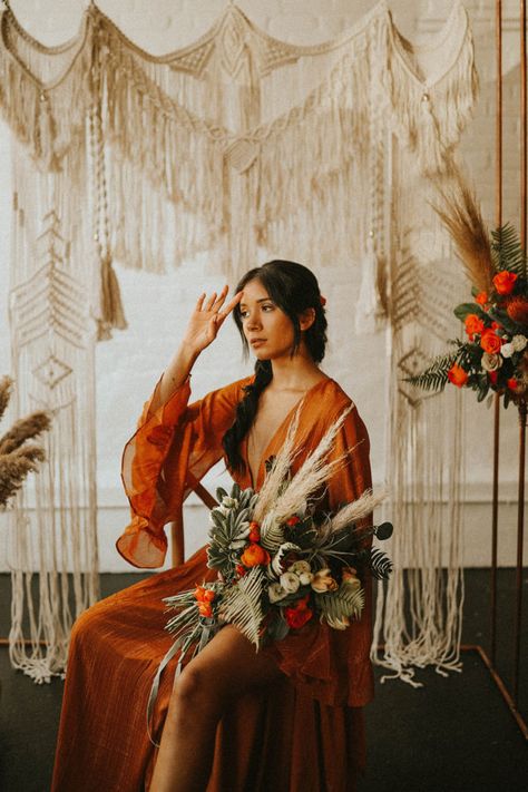 Wedding Dress Orange, Bohemian Photoshoot, Terra Cotta Wedding, Boho Photoshoot, Dusty Orange, Bride And Groom Outfit, Boho Style Wedding, Moody Wedding, Boho Wedding Decorations