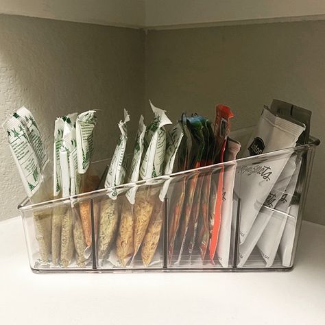 Seasoning Packet Storage, Spice Bag Organization, Spice Packet Organization, Seasoning Packet Organization, Condiments Organization, Spice Bags, Pantry Organization Ideas, Spices Packaging, Spice Labels