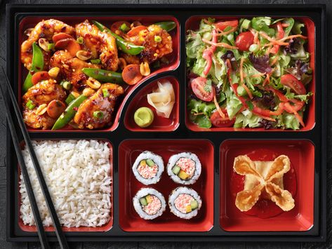 15 Delicious And Traditional Bento Box Recipes Traditional Bento Box, Traditional Bento, Bento Box Traditional, Bento Box Ideas, Bento Box Recipes, Beach Outfit Ideas, Japanese Food Traditional, Japanese Food Bento, Ginger Pork