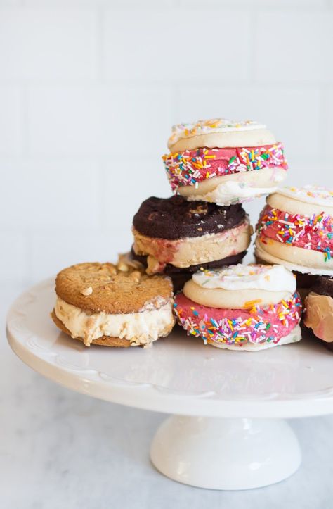 DIY Ice Cream Sandwich Bar | The Blondielocks | Life + Style Sandwich Wedding, Diy Ice Cream Sandwiches, Ice Cream Sandwich Bar, Icecream Sandwich, Party Food Bars, Ice Cream Sundae Bar, Roast Beef Sandwich, Food Bars, Sundae Bar