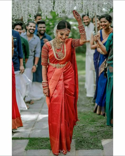 South Indian Bride Tamil Wedding Sarees, Red Bridal Saree Kerala, Red South Indian Wedding Saree, Red Wedding Saree South Indian, Tamil Bridal Saree, Tamil Bride Traditional Saree, Tamil Bride Traditional, Tamil Wedding Bride, Red Bridal Saree South Indian