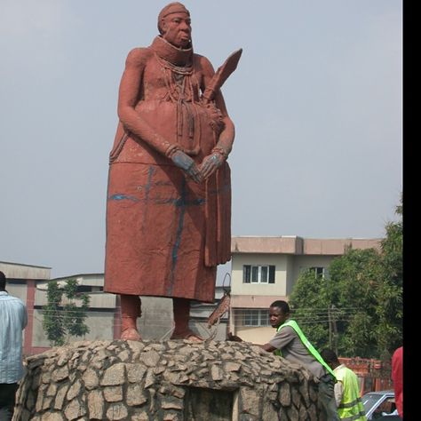 Statue in Benin City , Nigeria. Benin City Nigeria, Ethiopia People, African Furniture, West African Countries, Benin City, The Gambia, African People, Beautiful Sites, African Countries