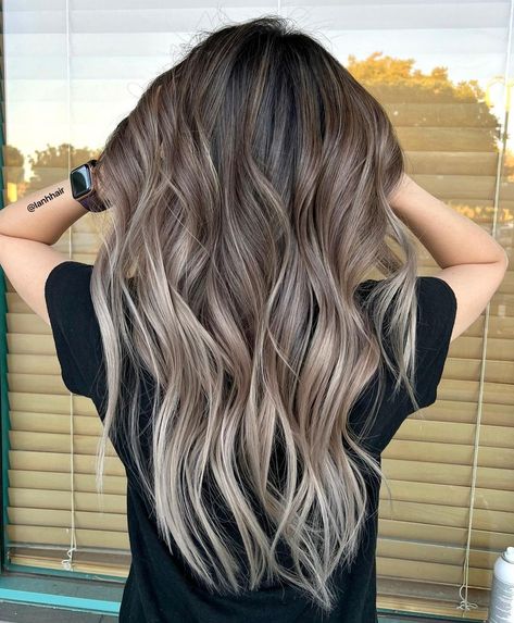 Pearl Ash Blonde, Ash Brown Hair With Highlights, Ash Blonde Hair Color Ideas, Mushroom Brown Hair, Ash Blonde Hair Color, Ash Blonde Hair Balayage, Guytang Mydentity, Rambut Brunette, Mushroom Hair