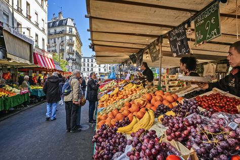 Paris Food Recipes, Paris Street Food, Grilled Leeks, Sweet Crepes, Paris Food, Fresh Oysters, Toast Sandwich, Fine Dining Recipes, Parisian Life