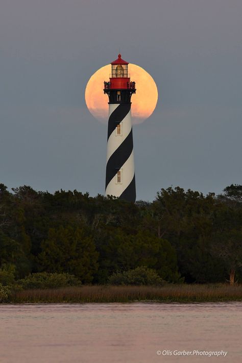 St. Augustine lighthouse 10/31/2020 Florida Lighthouses, St Augustine Lighthouse, Snow Moon, Florida Photography, Shoot The Moon, Winter Evening, St Augustine Florida, Saint Augustine, Maritime Museum