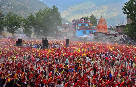 Interestingly it is mandatory for all the village deities to attend the Dussehra celebrations at Kullu. Kullu Dussehra, Dussehra Puja, Manali Himachal Pradesh, Dussehra Celebration, The Wicked King, King Ravana, Together Photo, Dance Together, Festival Dates