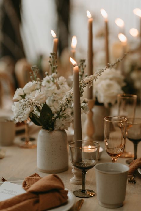 Neutral Tone Party Decor, Simple Neutral Wedding Table Decor, Earth Tone Tablescape, Stoneware Wedding Table, Understated Wedding Decor, Beige Candles Wedding, Earth Tone Wedding Table Decor, Neutral Earthy Wedding, Boho Garden Party Wedding