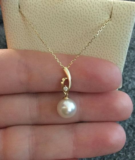 Casual Jewellery, خواتم خطوبة, Simple Necklace Designs, Black Beats, Forevermark Diamonds, New Gold Jewellery Designs, Pearl Gifts, Pearl Necklace Designs, Gold Chain Design