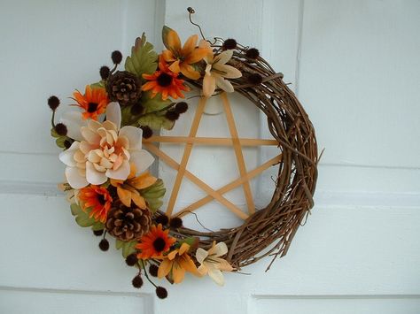 Mabon Wreath, Grape Wreath, Pentacle Wreath, Gratitude Ritual, Pagan Crafts, Mushroom Stroganoff, Samhain Halloween, Autumnal Equinox, Pagan Rituals