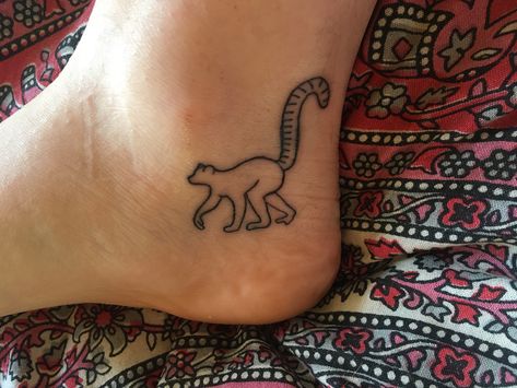 Lemur Tattoo Simple, Lemur Tattoo, Science Tattoos, Cute Couple Tattoos, Hp Tattoo, Rabbit Tattoos, Friendship Tattoos, Best Friend Tattoos, Small Tattoo Designs