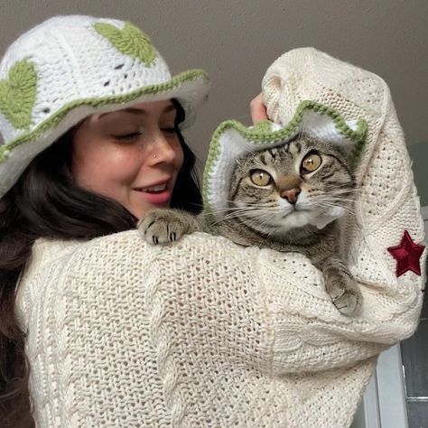 Matching Crochet Hat With Cat, Matching Crochet, Crochet Beanie Pattern Free, Crochet Cat Hat, Girly Movies, Crochet Hair Accessories, Fashion Sketches Dresses, Sketches Dresses, Cat Hat