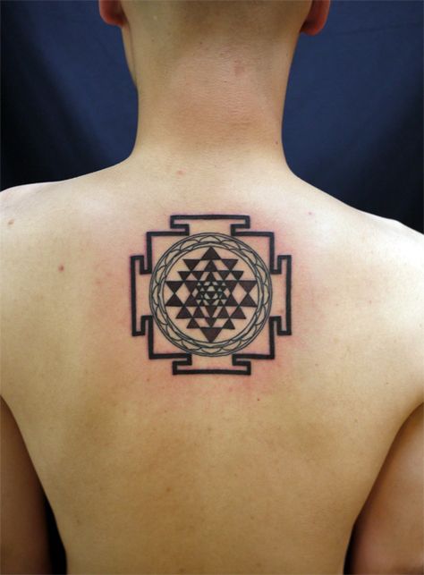 Yantra Shri Yantra Tattoo, Sri Yantra Tattoo, Vintage Compass Tattoo, Tooled Leather Art, Esoteric Tattoo, Yantra Mandala, Yantra Tattoo, Male Energy, Sri Chakra