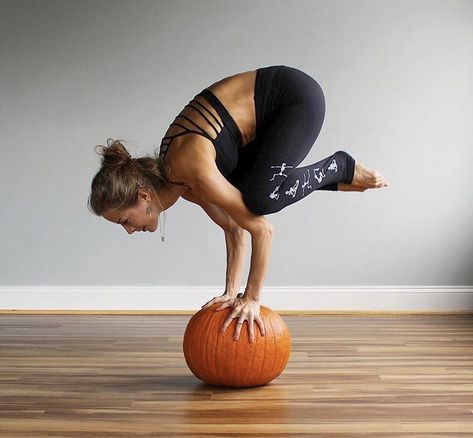 Autumn Yoga, Halloween Yoga, Team Photoshoot, Safety Week, Yoga Meditation, Lyon, Yoga Poses, Meditation, Yoga