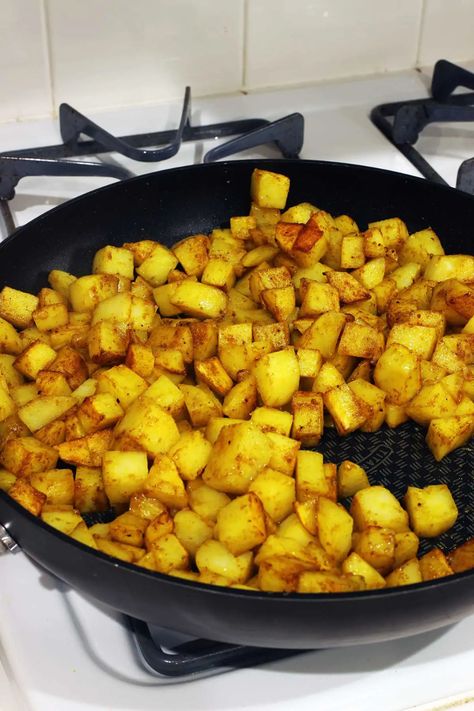 Jamaican Potatoes Recipes, Curry Potato Recipes, Curry Potatoes Jamaican, Curried Potatoes, Curry Potatoes, Cabbage Curry, Jamaican Curry, Jamaican Dishes, Dried Potatoes