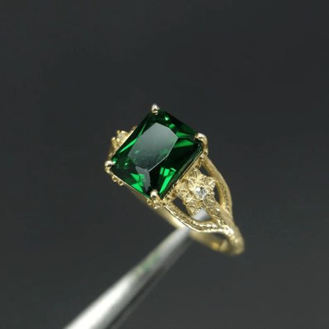 Faster shipping. Better service Emerald Flowers, Vintage Emerald Ring, Emerald Gold Ring, Antique Emerald Ring, Flowers Ring, Emerald Ring Vintage, Emerald Ring Gold, Mom Ring, Gold Engraving