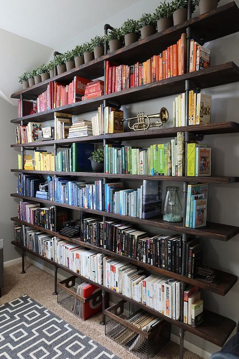 Industrial Shelf Diy, Pipe Bookshelf, Diy Pipe Shelves, Floor To Ceiling Bookshelves, Bookshelf Inspiration, Bookshelves In Bedroom, Industrial Bookshelf, Industrial Pipe Shelves, Library Shelves