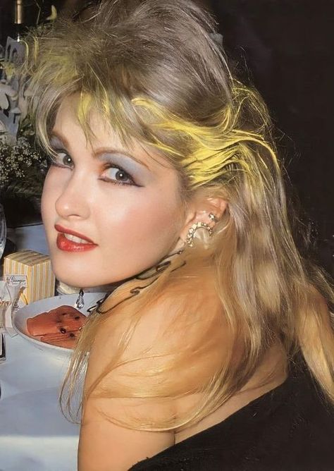 Cyndi Lauper 80s, Cindy Lauper 80's, 1980s Madonna, Cindy Lauper, 1980s Women, 80s Hair, Women Of Rock, Pop Queen, Cyndi Lauper