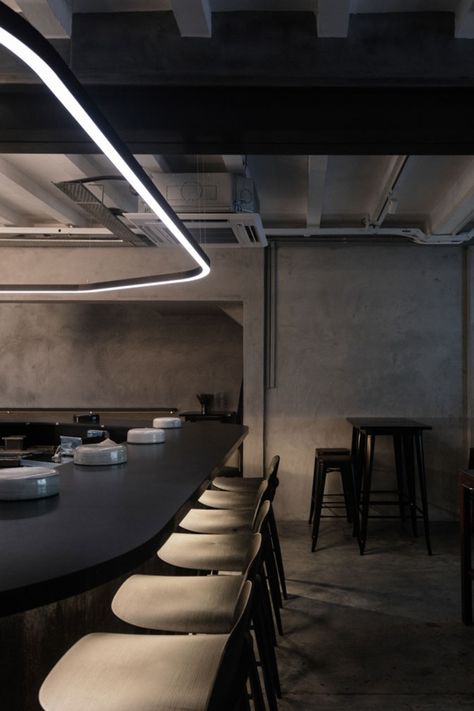 Brutalism Interior, Sake Bar, Lighting Plan, Restaurant Lighting, Bar Interior, Japanese Interior, Sushi Bar, Cafe Interior Design, Brutalism