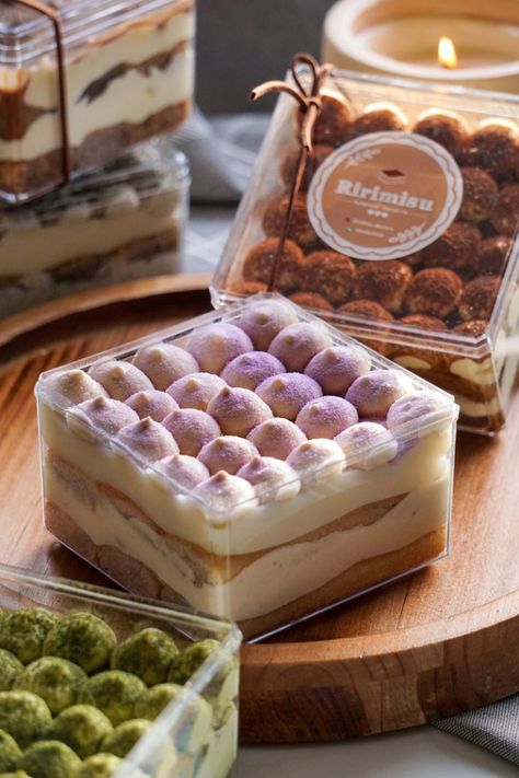 Ririmisu Desserts - Boxed Tiramisu Desserts - PURPLECHIVES Tiramisu Business Ideas, Tiramisu Serving Ideas, Desserts For Business, Cake Small Business, Small Dessert Business Ideas, Small Tiramisu, Tiramisu Business, Innovative Desserts, Dessert Business Ideas