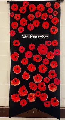 Artsonia Art Gallery - Veteran's Day Banner/ Collaborative Class Project Poppy Display Ideas School, Rembrance Day Art For Kids, Remembrance Day Display School, Remembrance Day School Display, Veterans Art Projects For Kids, Veterans Day Art Kindergarten, Veterans Day Display, Poppy Art For Kids, Veterans Day Art Projects For Kids